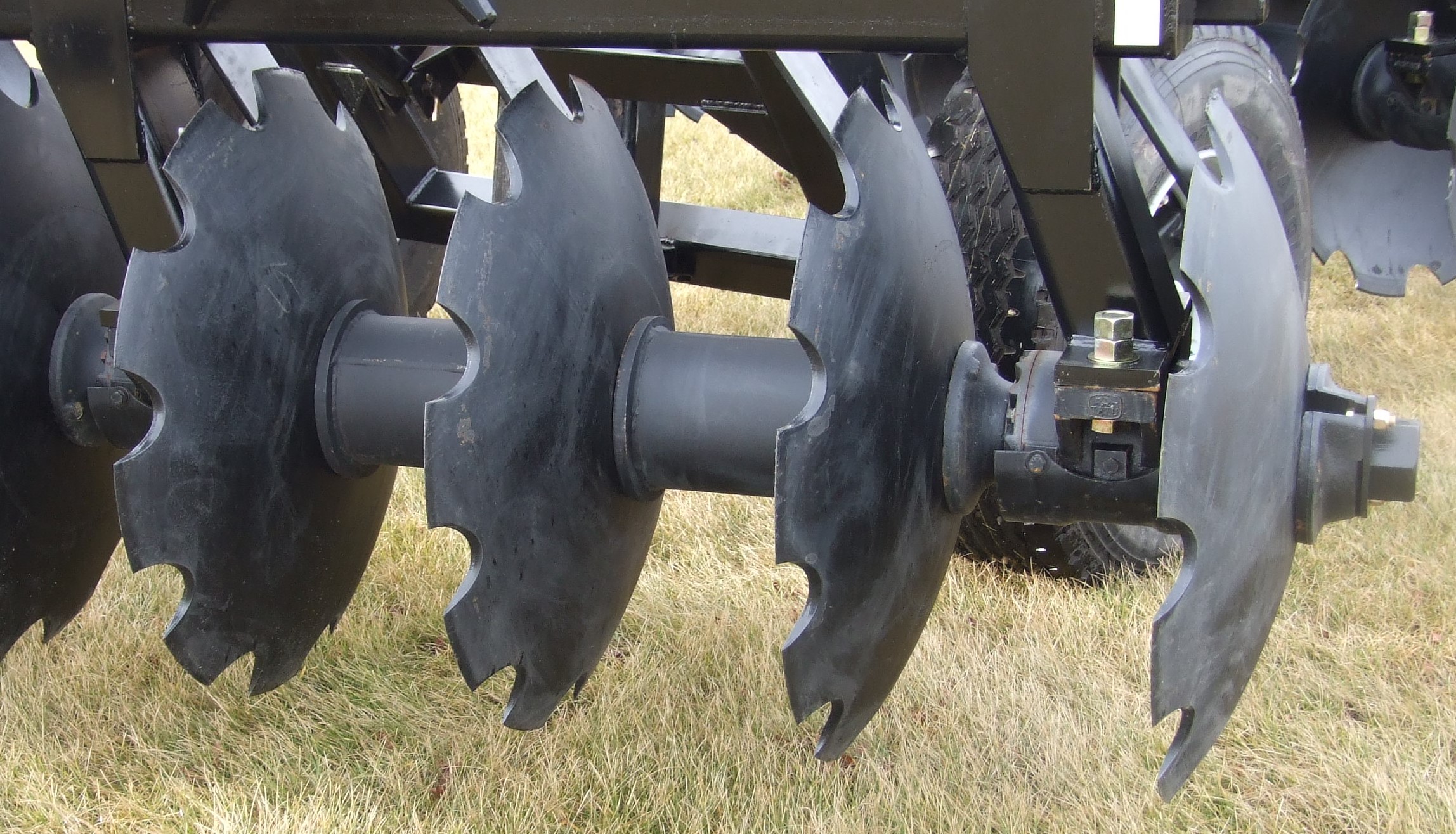 Kello-Bilt Heavy Disc Harrows For Tough Tilling Jobs